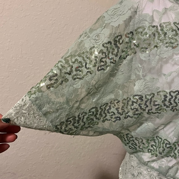 Lacey Top with 3/4 sleeve loose fitting - Picture 4 of 8